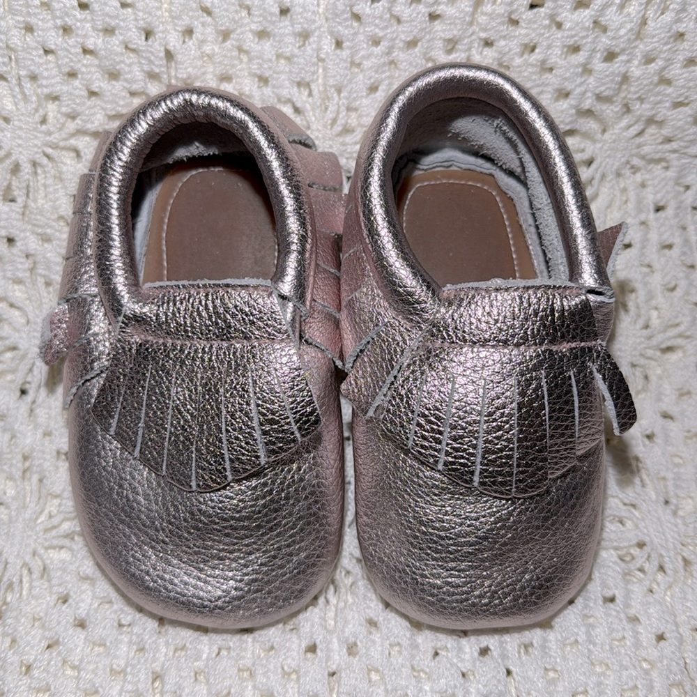 Pottery Barn infant shoes sz 4 (12-18 mos) rose gold